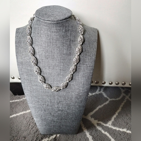 Rare, Vintage, Crown Trifari Filigree Choker Necklace - Picture 10 of 10